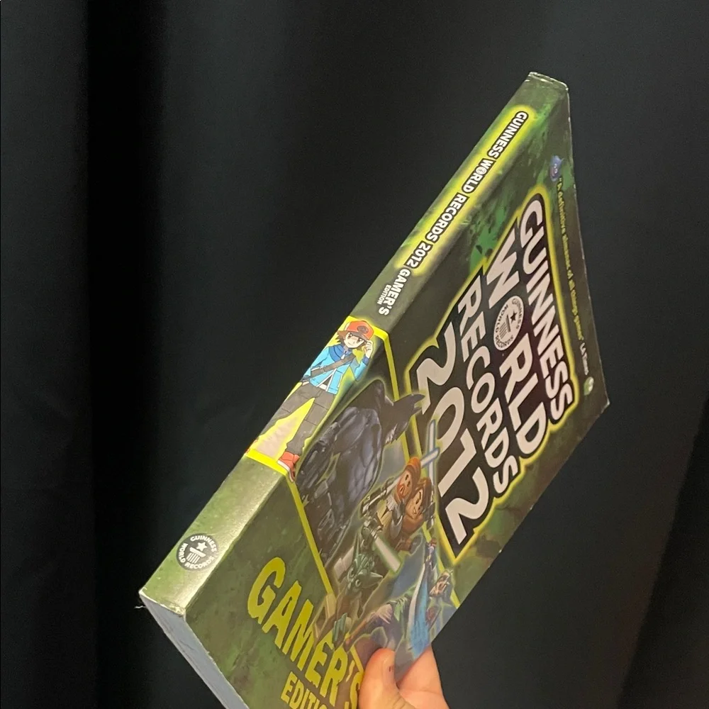 Guinness World Records 2012 Gamer's Edition USED BOOK Paperback